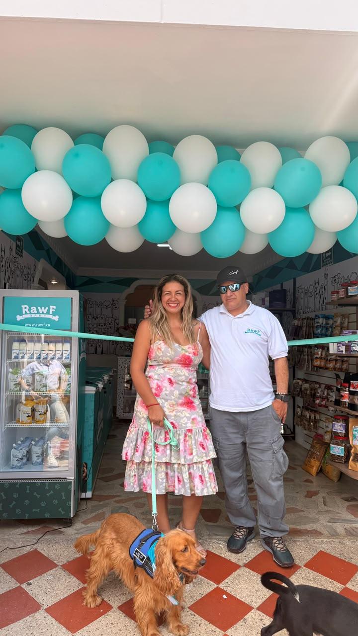 Afrika Masticables en la inauguración de una tienda aliada